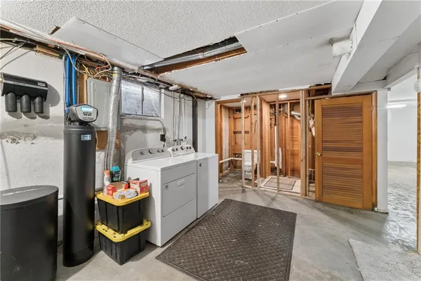 $299,900 | 7340 Goddard Drive, Shawnee, KS 66203