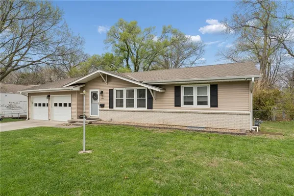 $299,900 | 7340 Goddard Drive, Shawnee, KS 66203