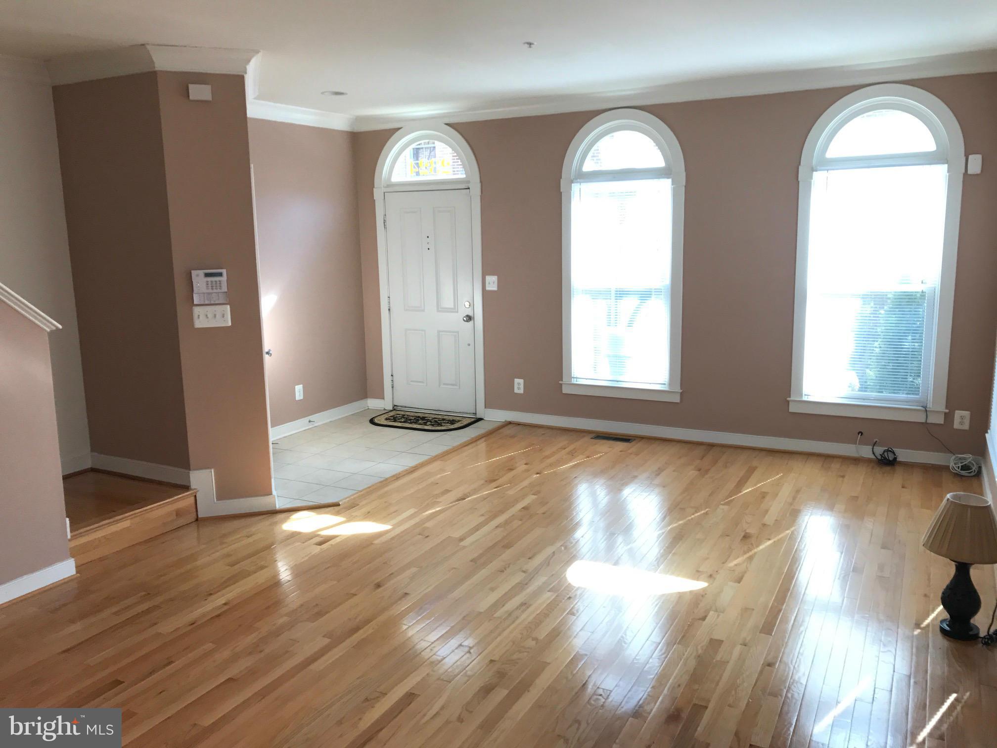 2324 Cobble Hill Terrace Silver Spring, MD 20902 - Photo 5 of 21 Living Room