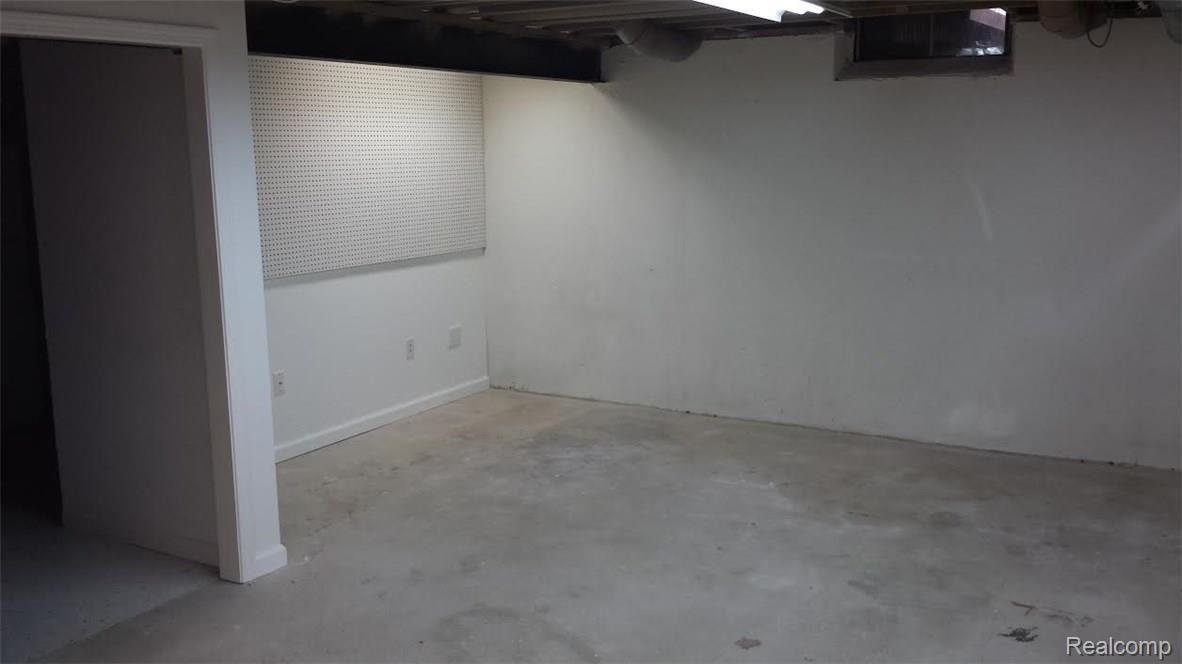 1875 Allenway Court, Unit 93 Rochester, MI 48309 - Photo 14 of 19 bsmt2.jpg