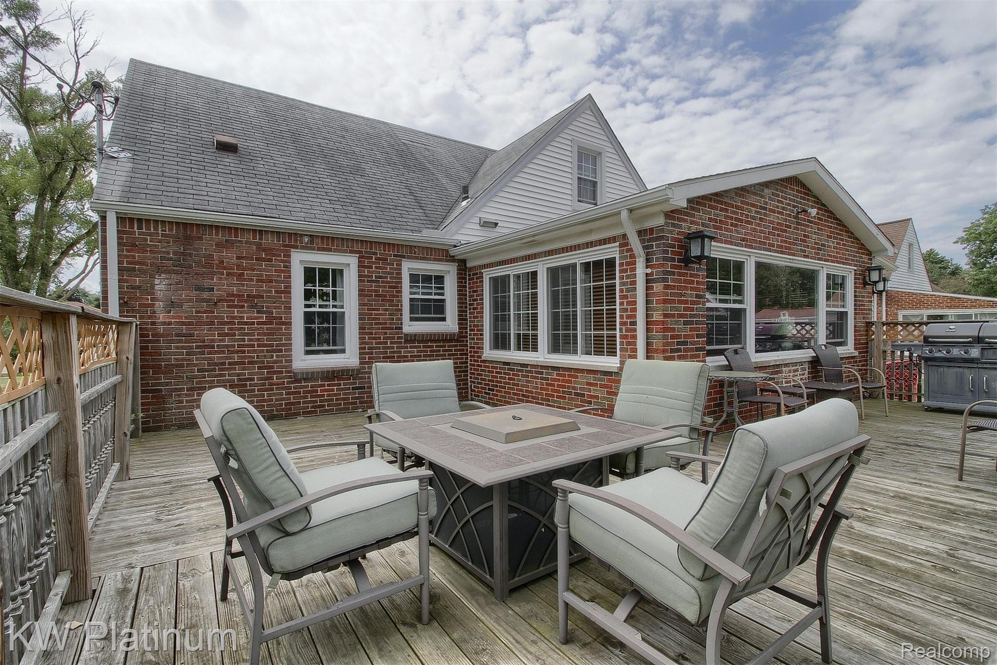 18351 Stephens Road Eastpointe, MI 48021 - Photo 26 of 31 31-Deck.jpg