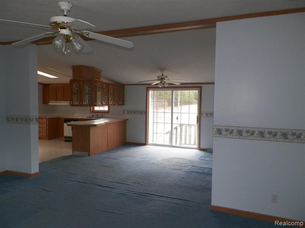 262-161381 - Living Room.JPG