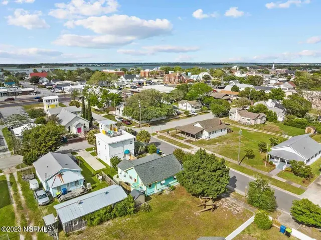 $2,250 | 202 South 13th Street, Morehead City, NC 28557