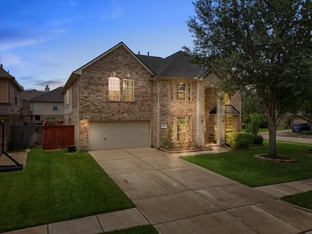$569,900 | 3902 Basil Court, Pearland, TX 77584