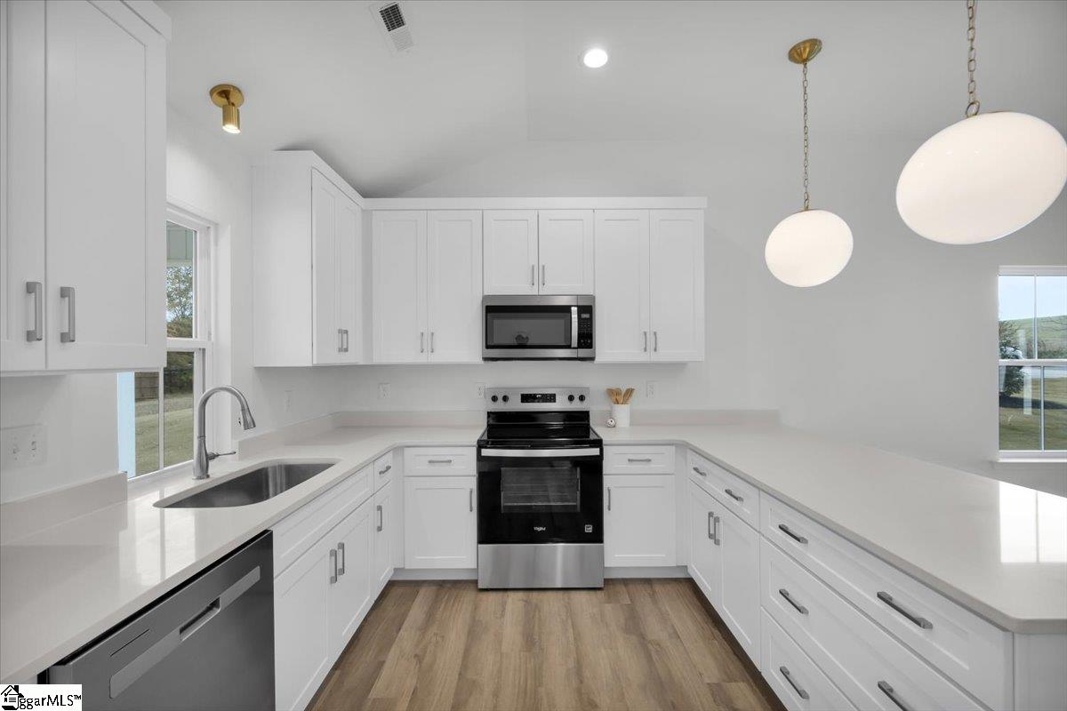 269 Ragan Street Campobello, SC 29322 - Photo 13 of 28