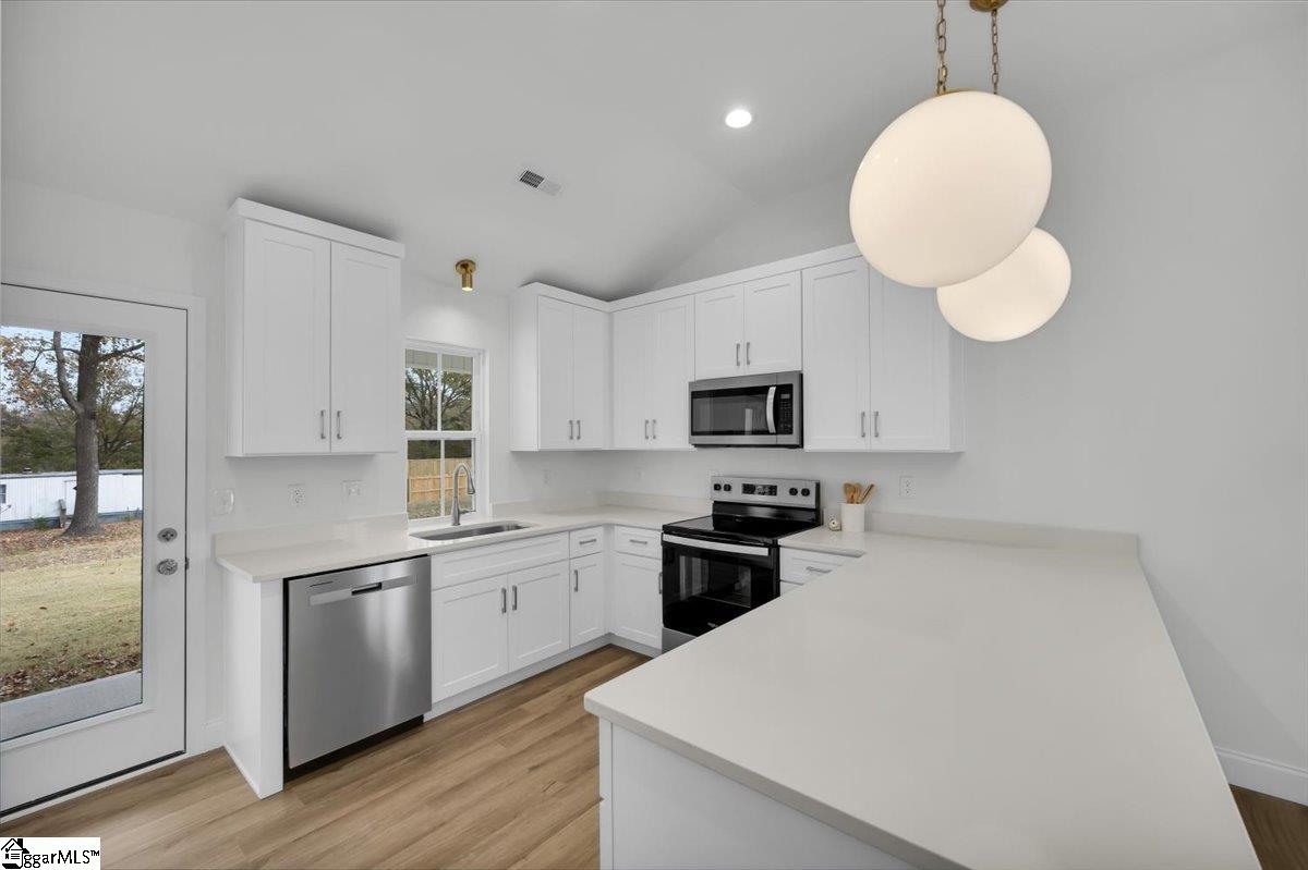 269 Ragan Street Campobello, SC 29322 - Photo 14 of 28