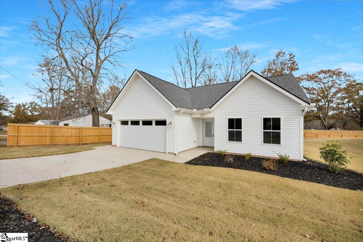 269 Ragan Street Campobello, SC 29322 - Photo 3 of 28