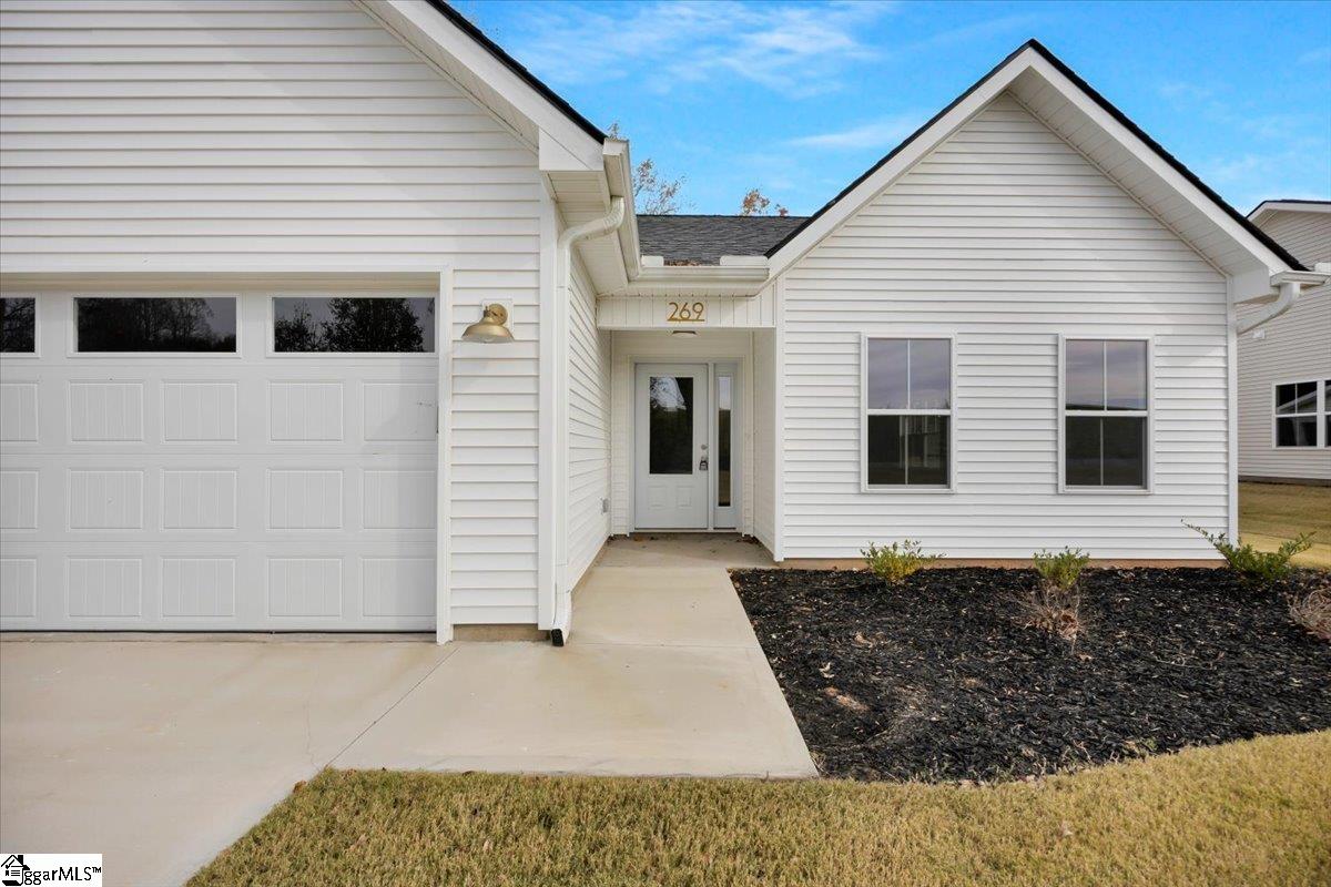 269 Ragan Street Campobello, SC 29322 - Photo 4 of 28