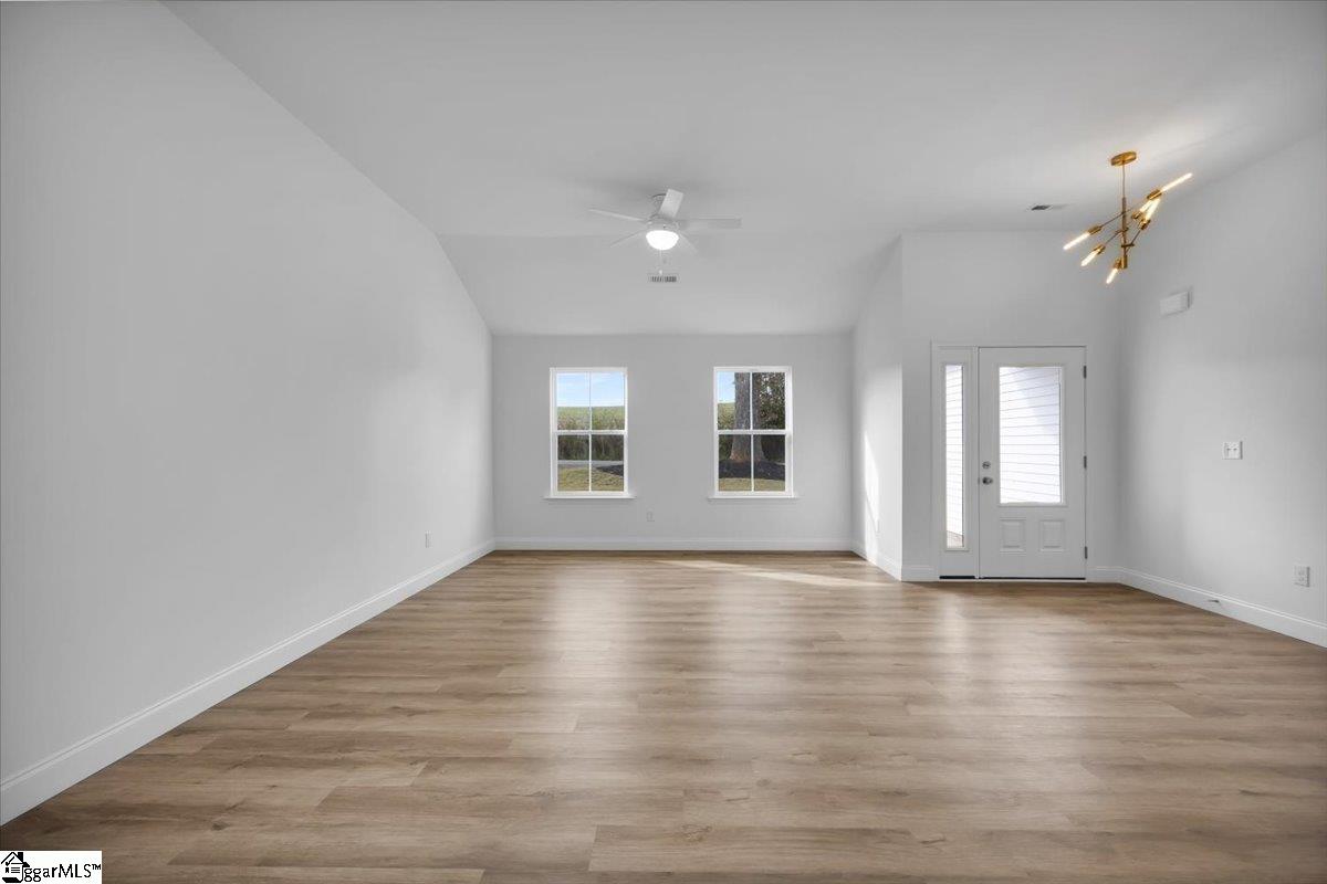 269 Ragan Street Campobello, SC 29322 - Photo 8 of 28