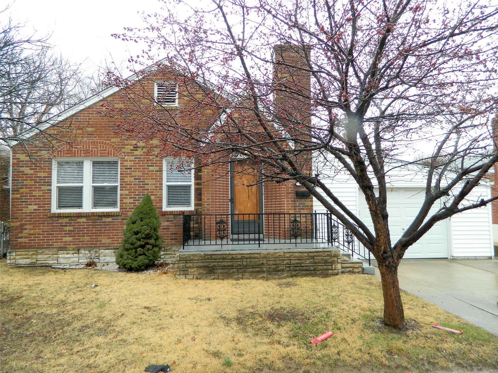 9333 MacKenzie Road St. Louis, MO 63123 - Photo 1 of 25