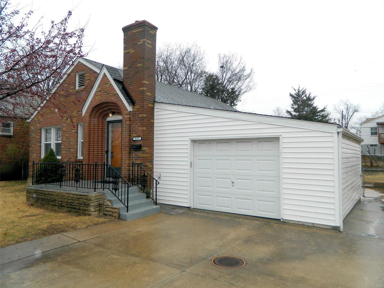 9333 MacKenzie Road St. Louis, MO 63123 - Photo 2 of 25