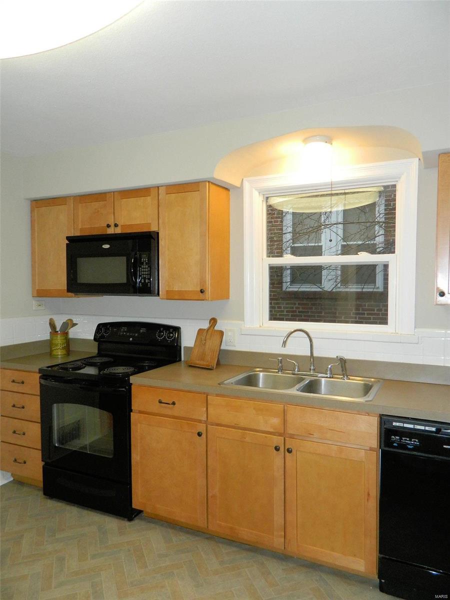 9333 MacKenzie Road St. Louis, MO 63123 - Photo 13 of 25