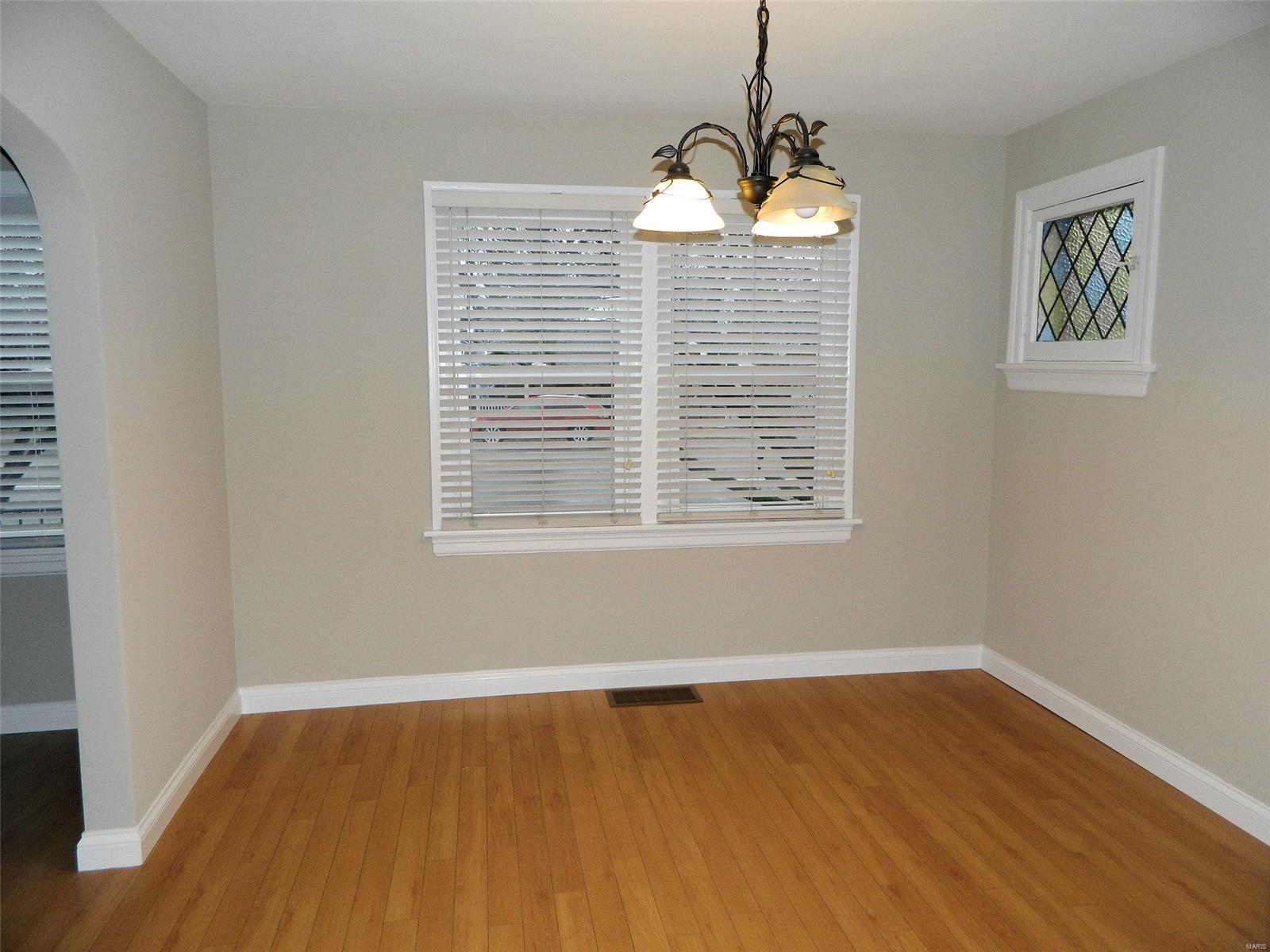 9333 MacKenzie Road St. Louis, MO 63123 - Photo 14 of 25