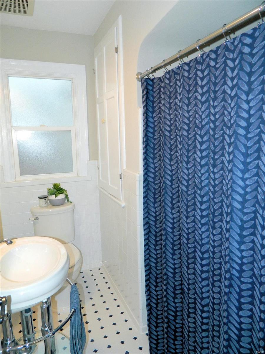 9333 MacKenzie Road St. Louis, MO 63123 - Photo 16 of 25