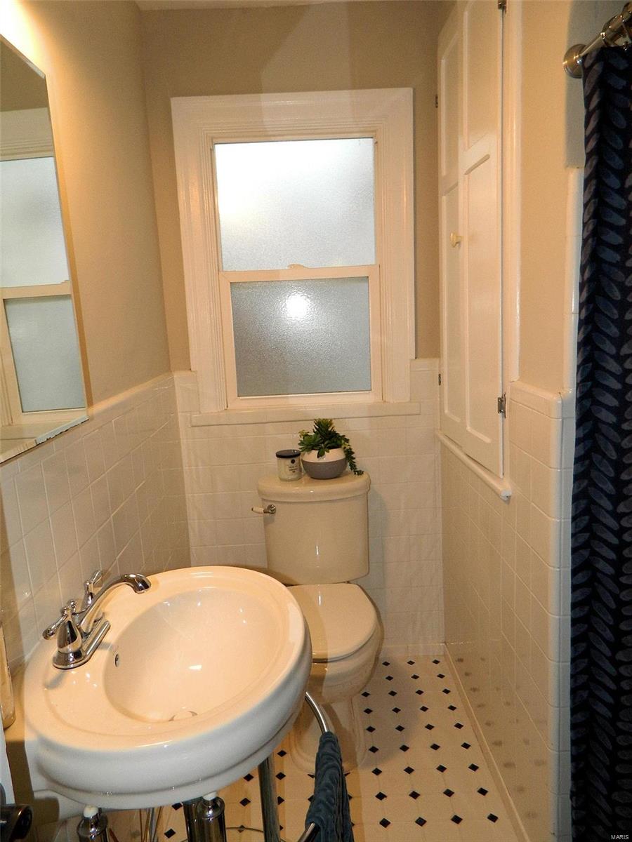 9333 MacKenzie Road St. Louis, MO 63123 - Photo 17 of 25
