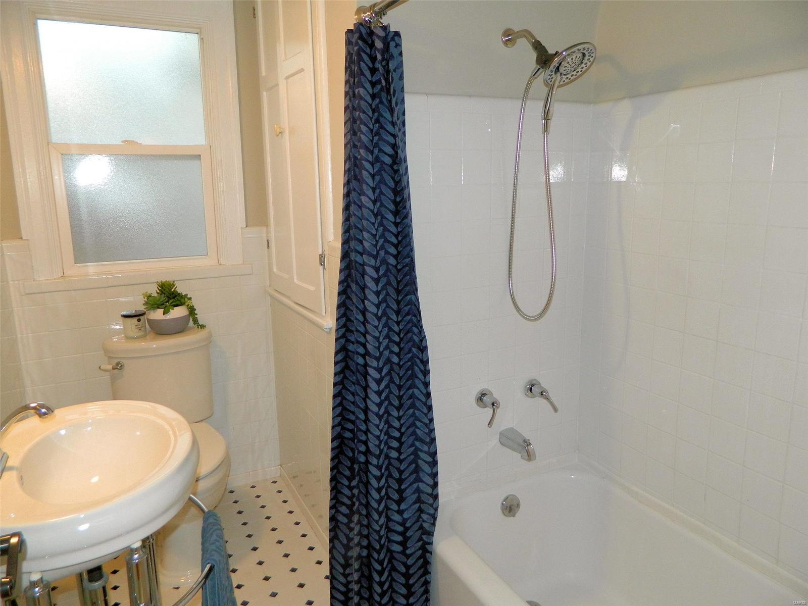 9333 MacKenzie Road St. Louis, MO 63123 - Photo 18 of 25