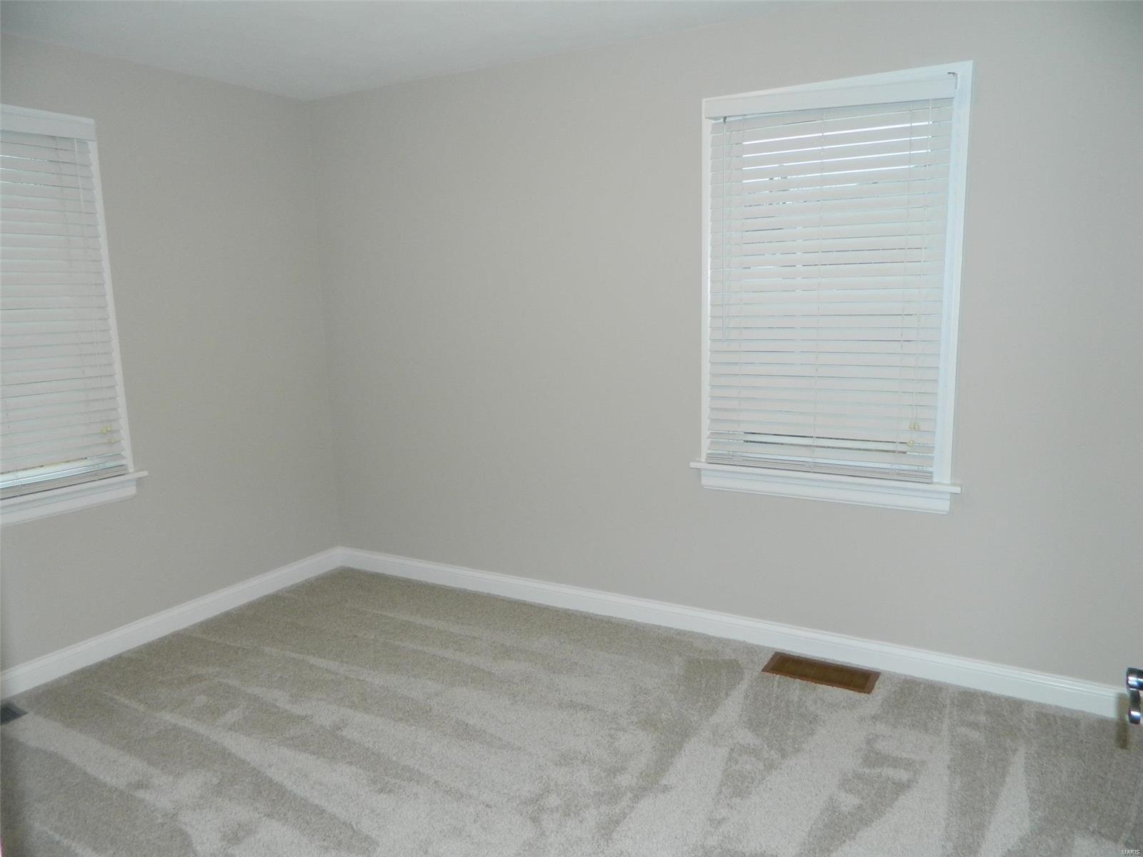 9333 MacKenzie Road St. Louis, MO 63123 - Photo 19 of 25