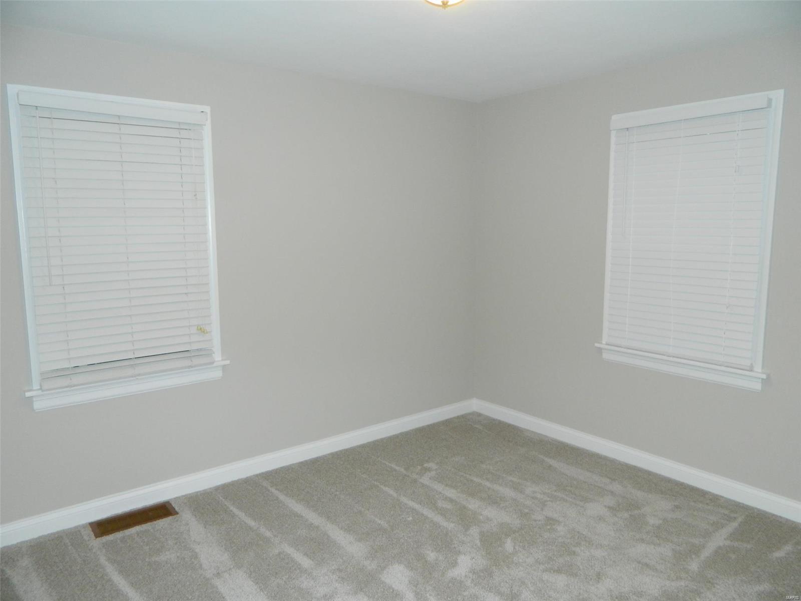 9333 MacKenzie Road St. Louis, MO 63123 - Photo 20 of 25