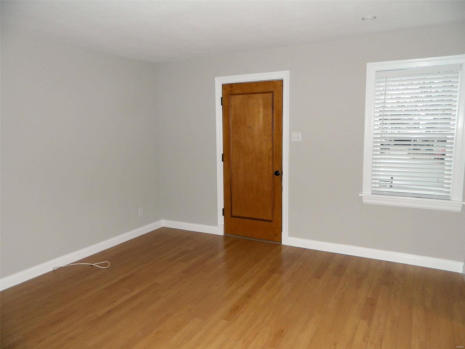 9333 MacKenzie Road St. Louis, MO 63123 - Photo 4 of 25