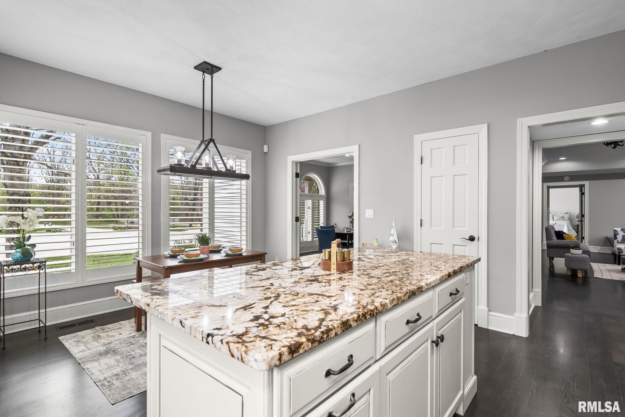 804 Fairfax Court Springfield, IL 62702 - Photo 10 of 71 Gallery Image 10