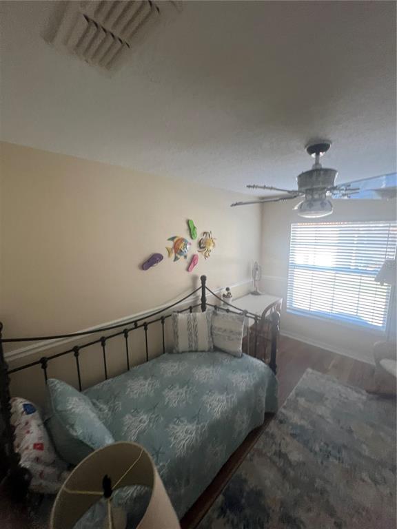 5373 Compass Point, Unit 1 Oxford, FL 34484 - Photo 25 of 38 a living room with furniture and a window