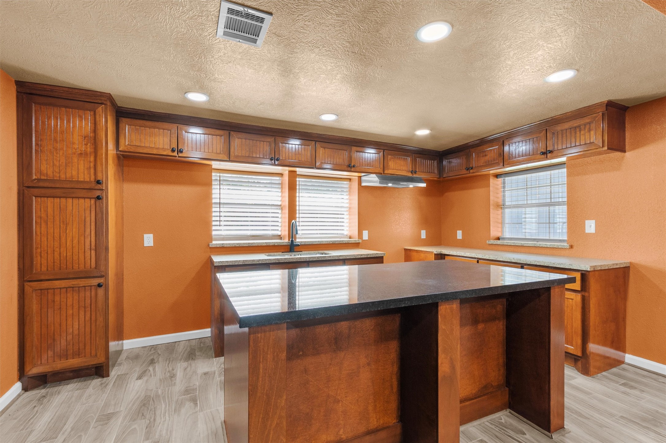 207 Aldine Mail Rte Road Houston, TX 77037 - Photo 21 of 44