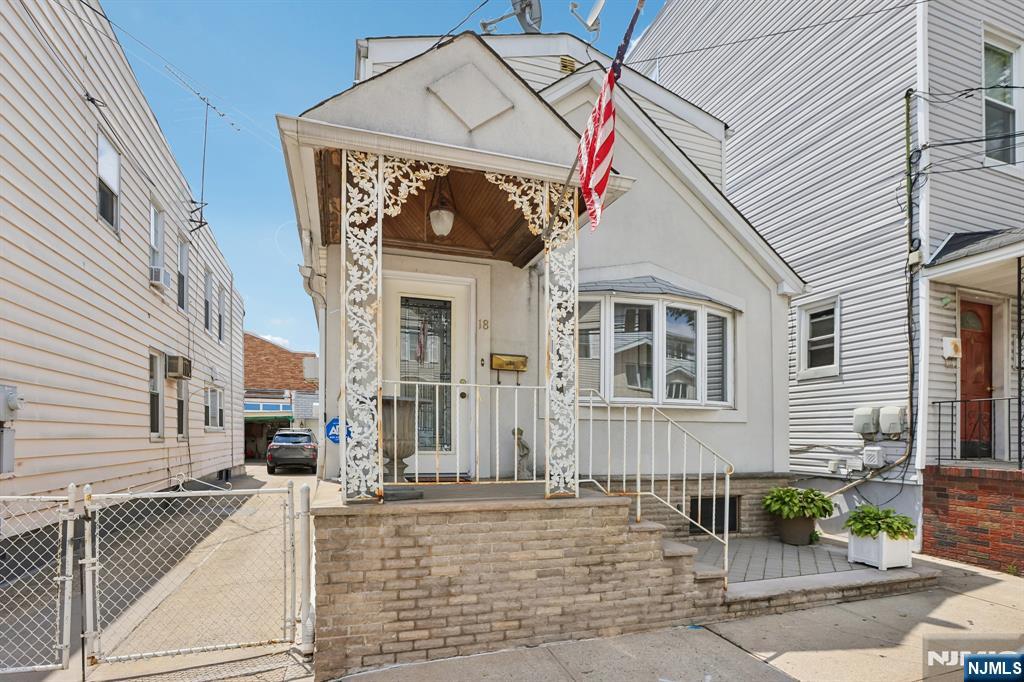 18 Patterson Street Harrison, NJ 07029 - Photo 4 of 46