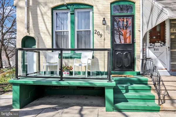 $207,000 | 209 Franklin Street, Reading, PA 19602