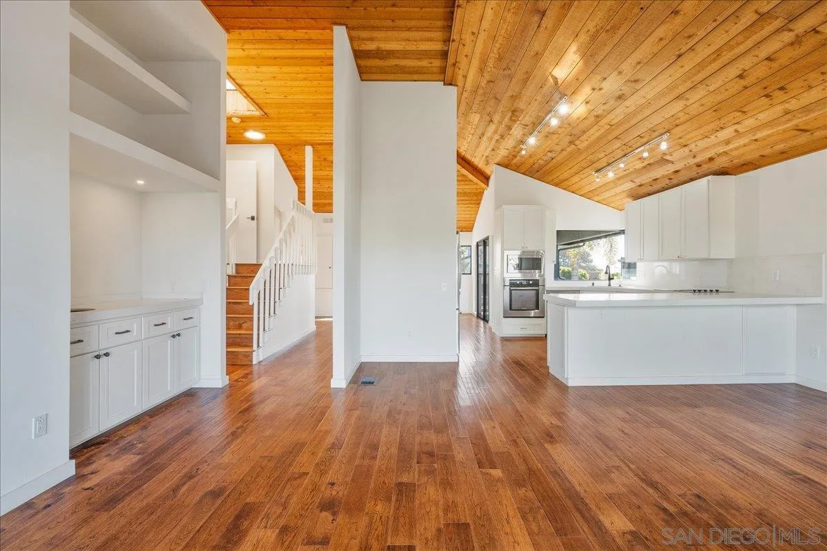 2032 Cordero Road Del Mar, CA 92014 - Photo 11 of 36