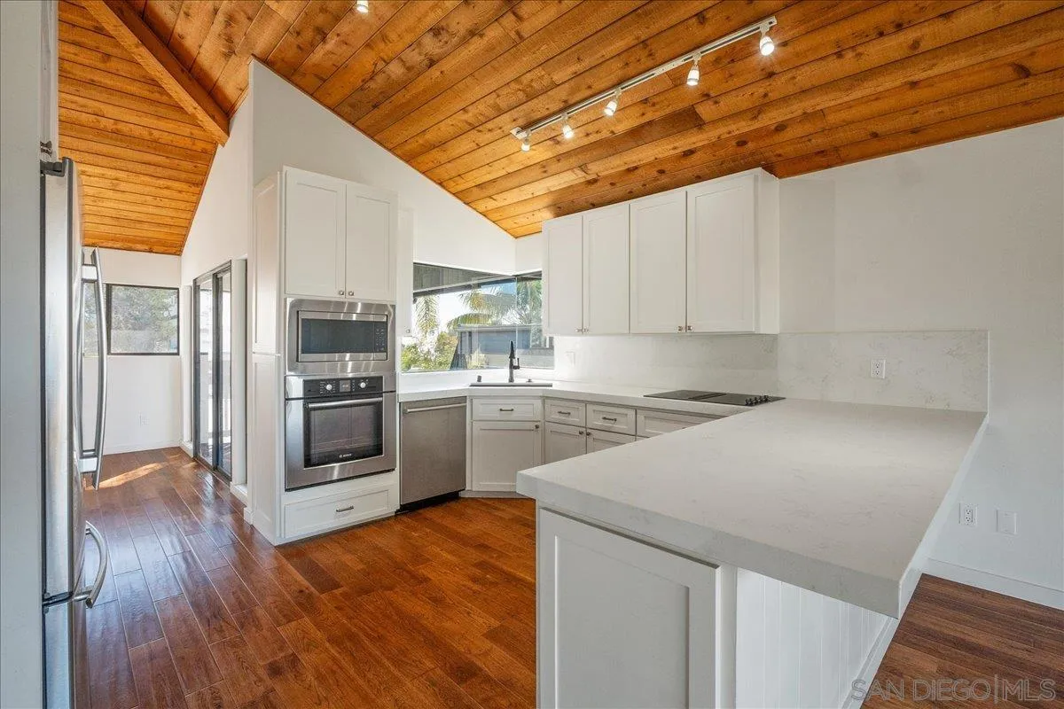 2032 Cordero Road Del Mar, CA 92014 - Photo 15 of 36