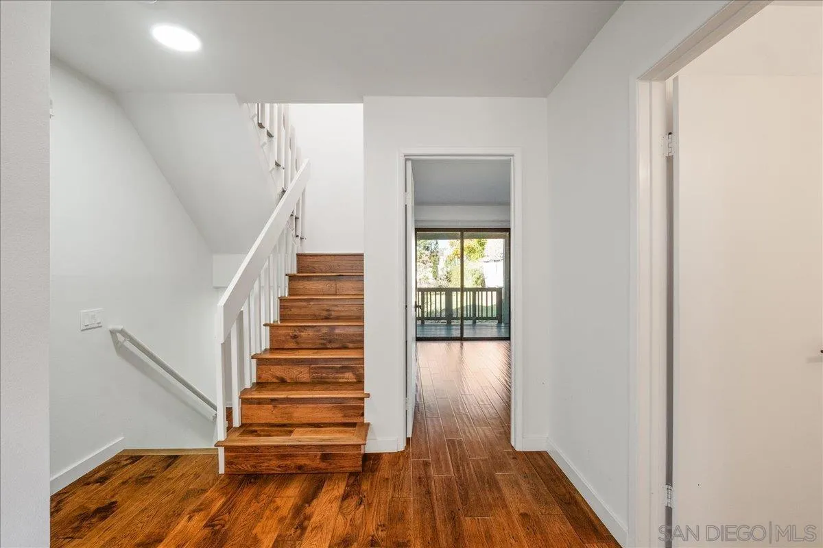 2032 Cordero Road Del Mar, CA 92014 - Photo 10 of 36