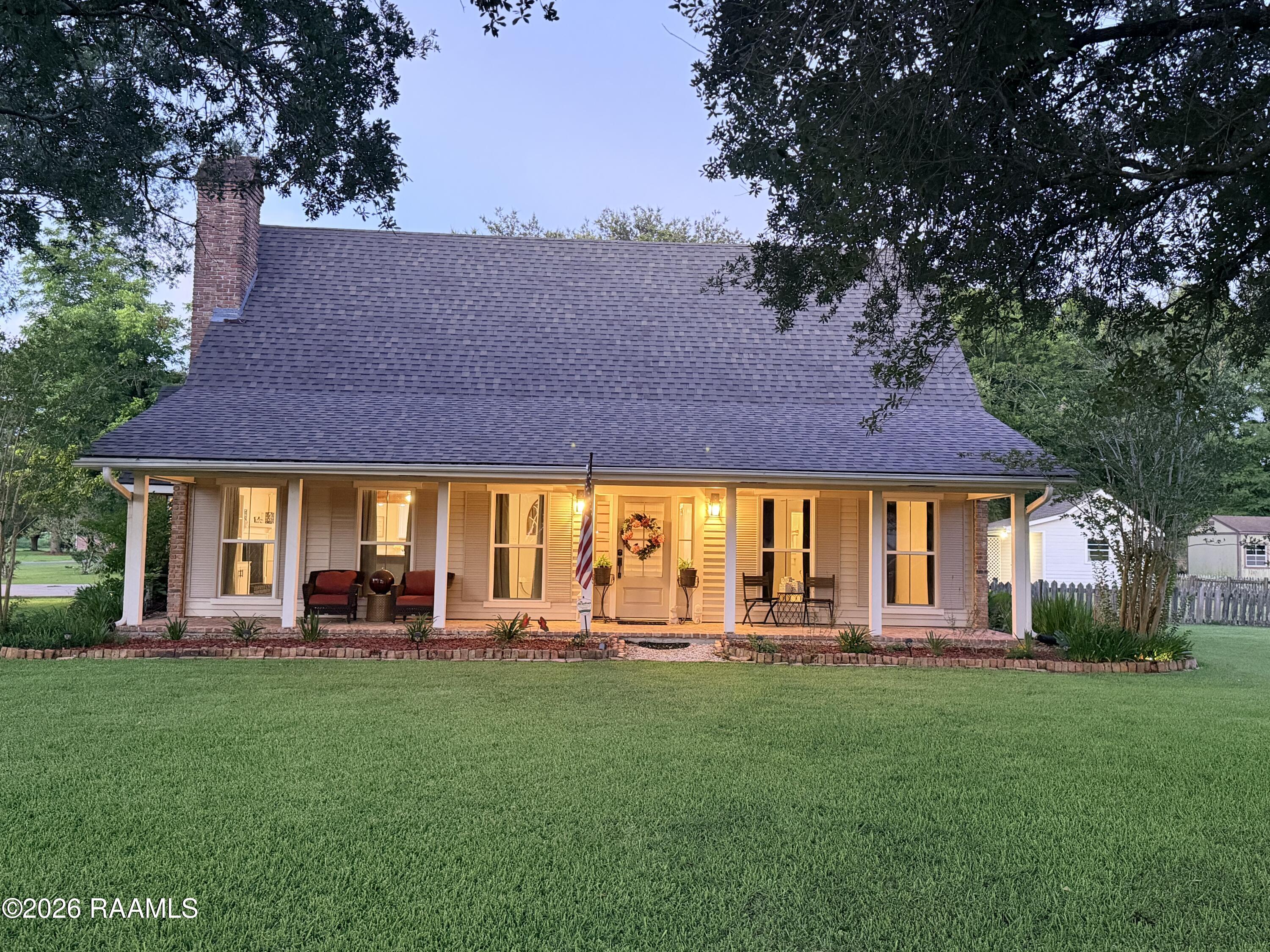 708 Kyle Landry Road New Iberia, LA 70563 - Photo 4 of 36