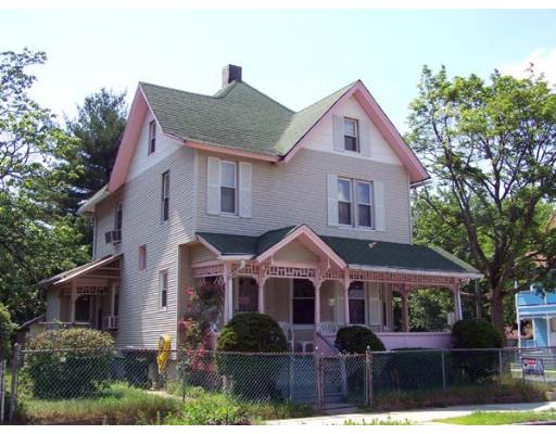 136 College Street Springfield, MA 01109 - Photo 1 of 7 Gallery Image 1