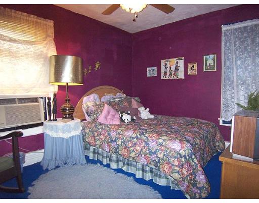 136 College Street Springfield, MA 01109 - Photo 7 of 7 Gallery Image 7