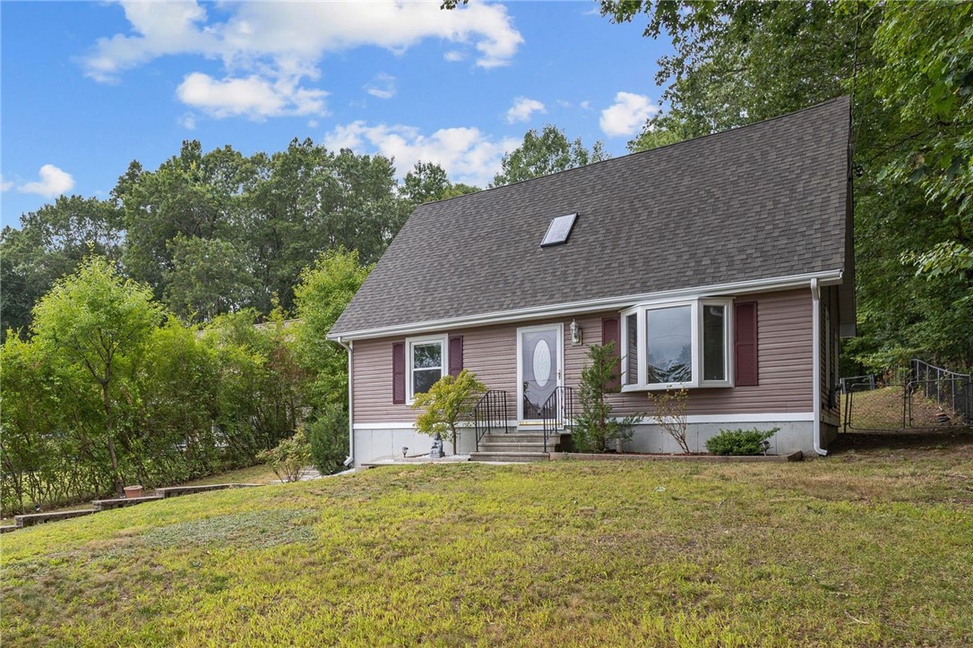 105 Miles Avenue Woonsocket, RI 02895 - Photo 3 of 42