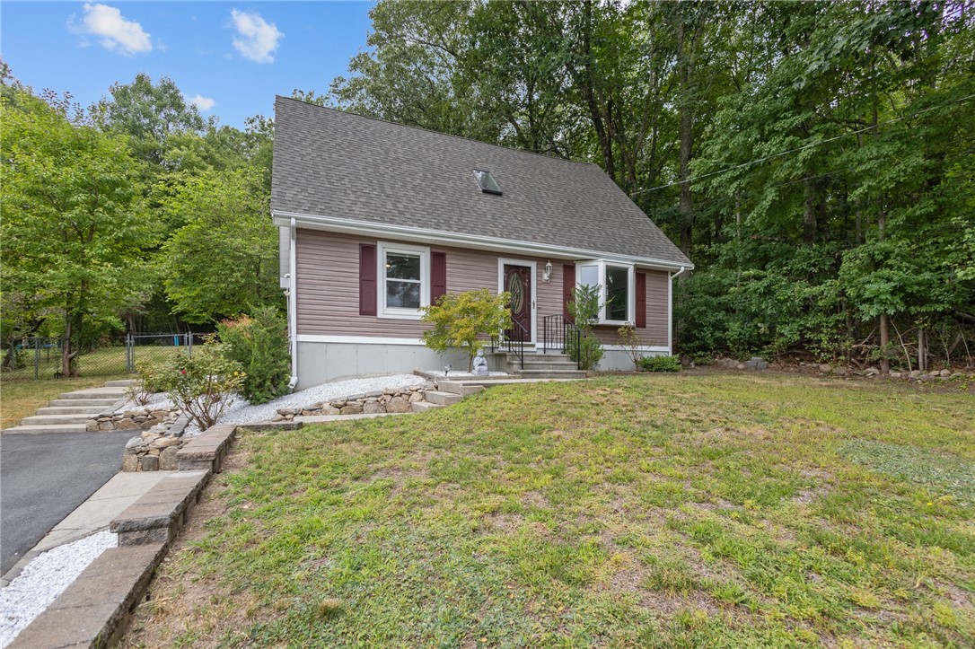 105 Miles Avenue Woonsocket, RI 02895 - Photo 4 of 42