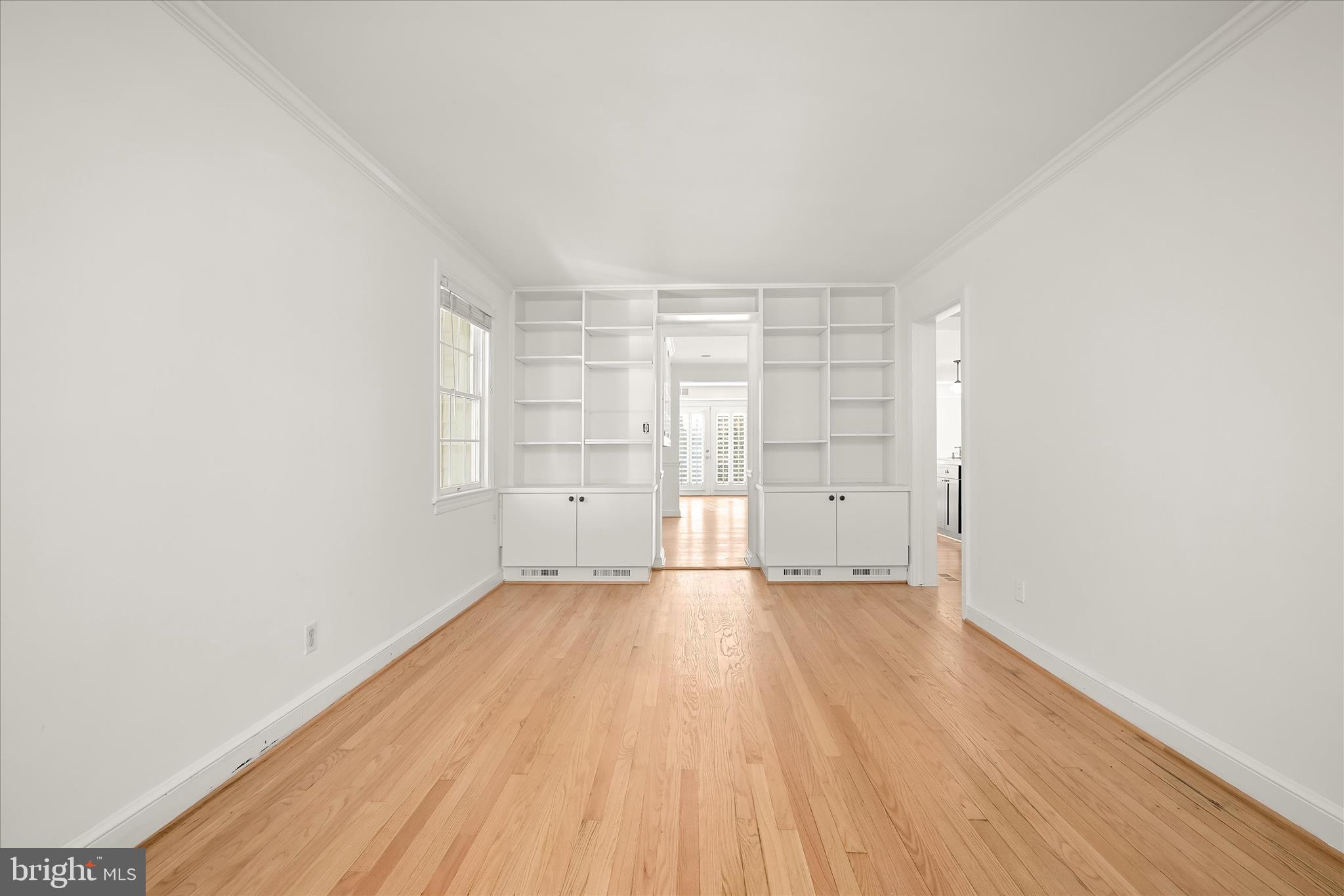 7012 Exeter Road Bethesda, MD 20814 - Photo 12 of 103 Built-ins in Living Room