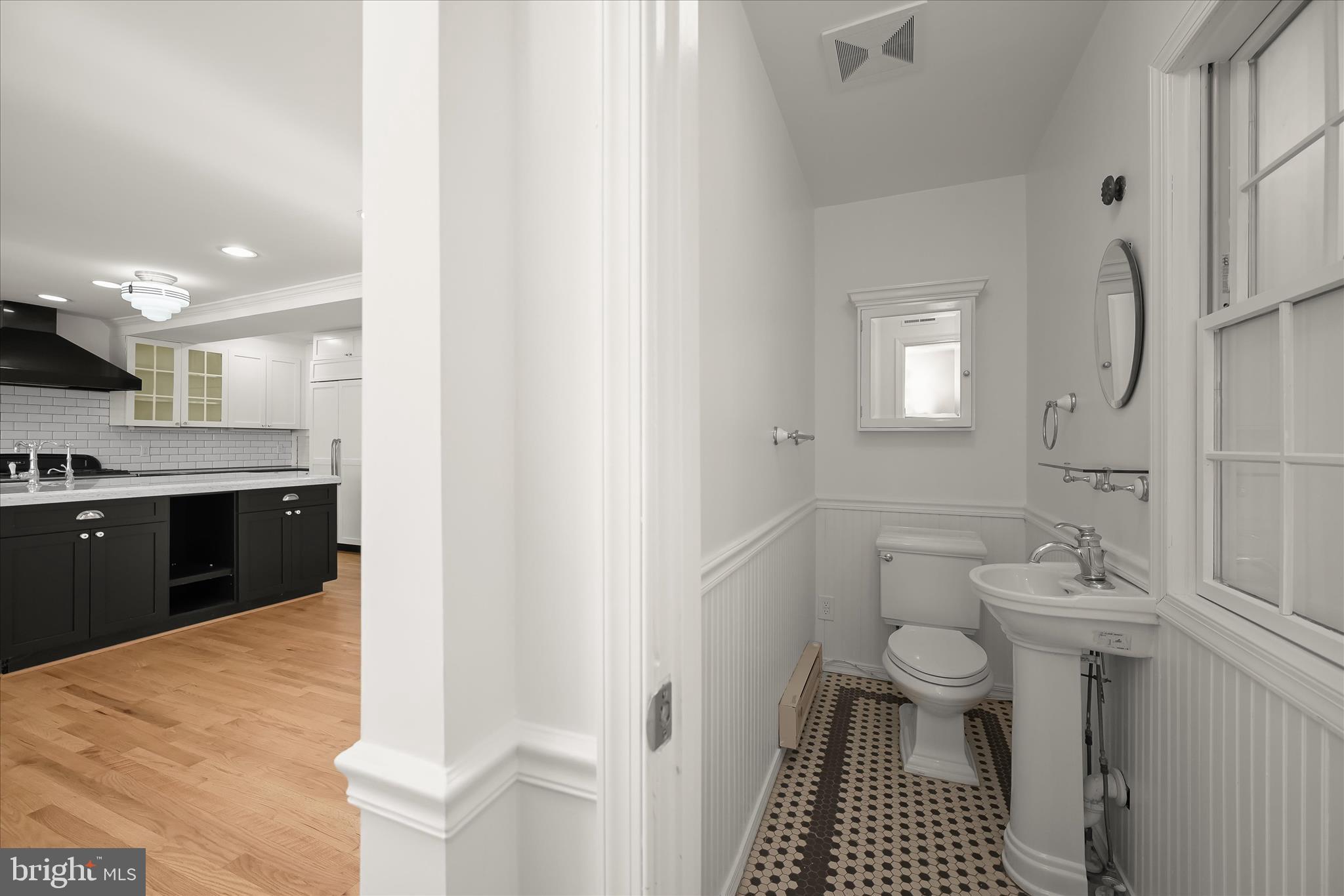 7012 Exeter Road Bethesda, MD 20814 - Photo 54 of 103 Powder Room