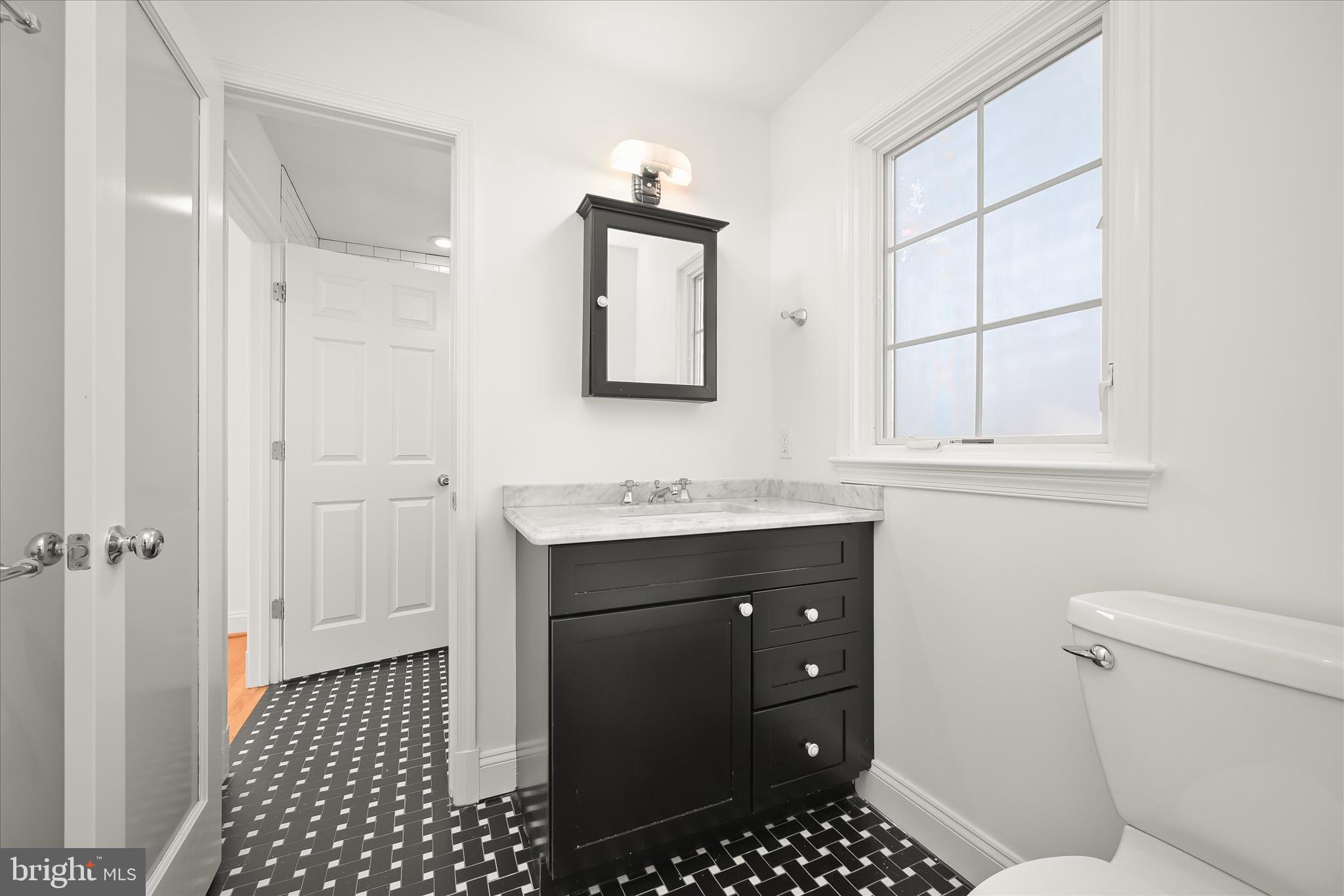 7012 Exeter Road Bethesda, MD 20814 - Photo 94 of 103 Loft Bath