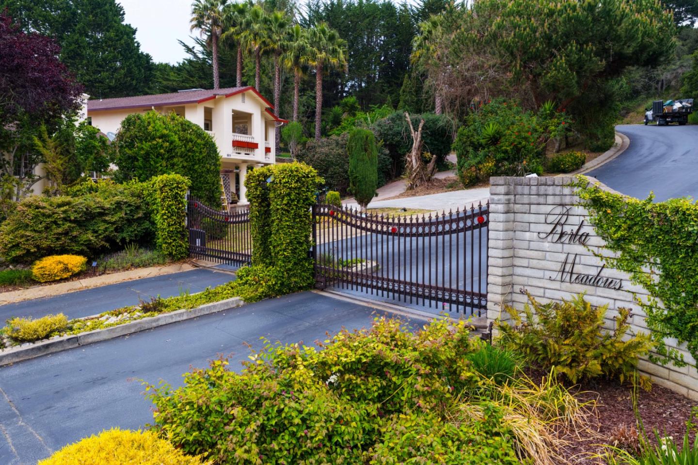18171 Berta Canyon Road Salinas, CA 93907 - Photo 5 of 44 a front view of a house with a yard