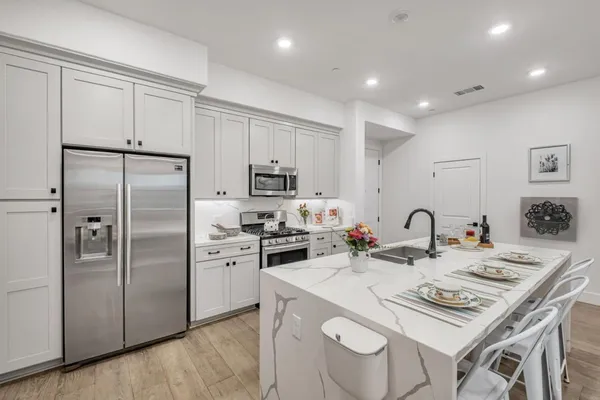 $569,800 | 1000 Berryessa Lane, Unit 211, Davis, CA 95616