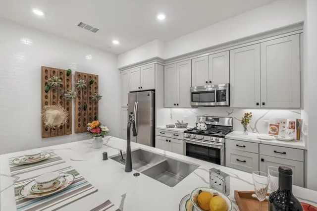 $588,000 | 1000 Berryessa Lane, Unit 211, Davis, CA 95616