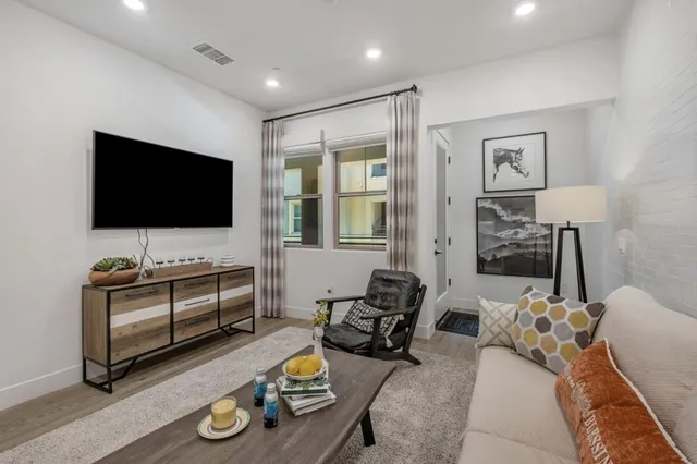 $588,000 | 1000 Berryessa Lane, Unit 211, Davis, CA 95616