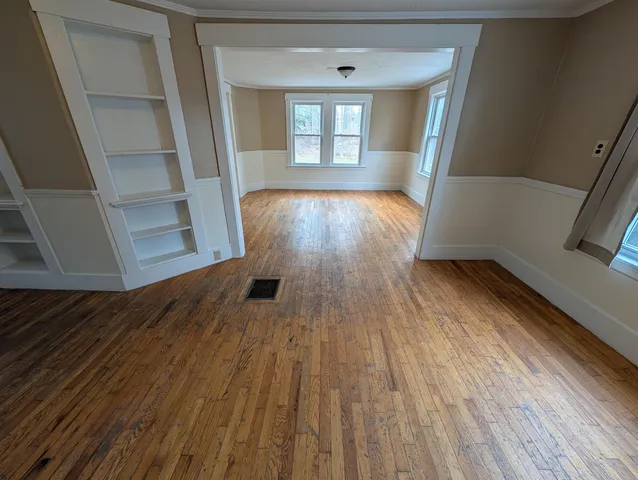 $2,495 | 30 Pleasant Street, Bristol, NH 03222