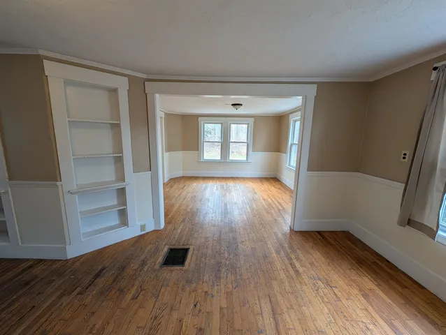 $2,495 | 30 Pleasant Street, Bristol, NH 03222