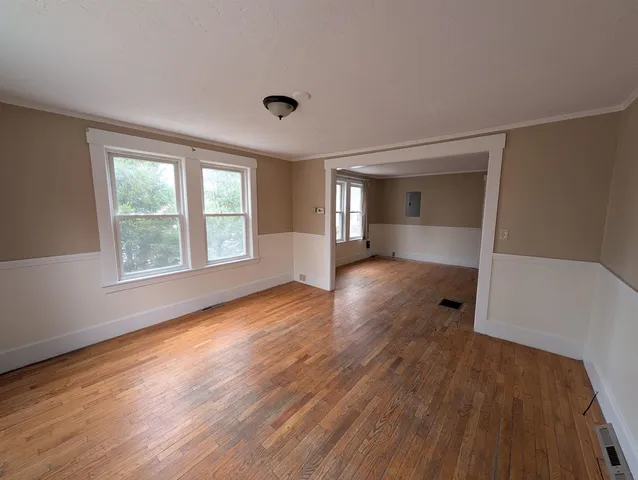 $2,495 | 30 Pleasant Street, Bristol, NH 03222