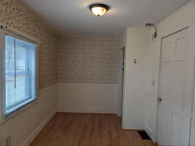 $2,495 | 30 Pleasant Street, Bristol, NH 03222