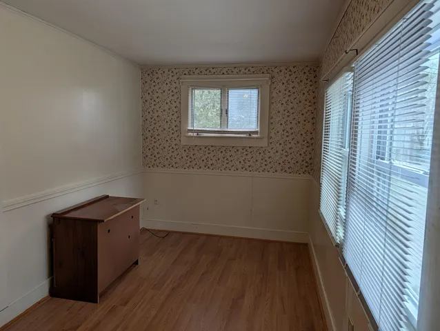 $2,495 | 30 Pleasant Street, Bristol, NH 03222