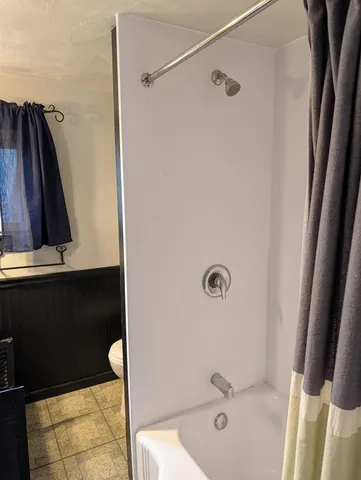 $2,495 | 30 Pleasant Street, Bristol, NH 03222