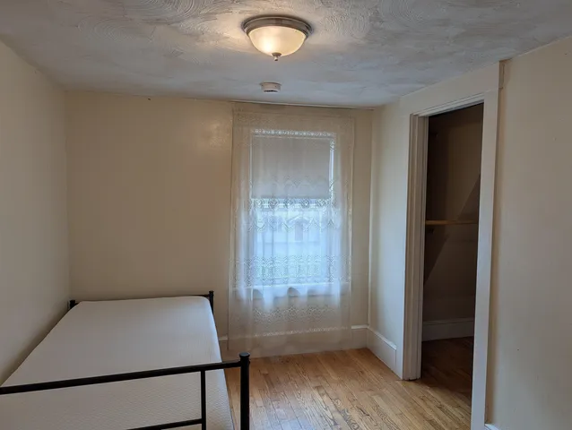 $2,495 | 30 Pleasant Street, Bristol, NH 03222